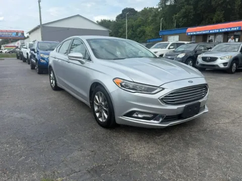Another view of 2017 Ford Fusion SE Sedan 4D for sale in Chillicothe, OH at Instant Auto Sales Chillicothe