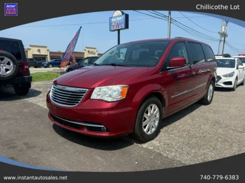 Red 2014 Chrysler Town & Country Touring Minivan 4D for sale in Chillicothe, OH