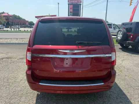 More photos of 2014 Chrysler Town & Country Touring Minivan 4D at Instant Auto Sales Chillicothe, OH