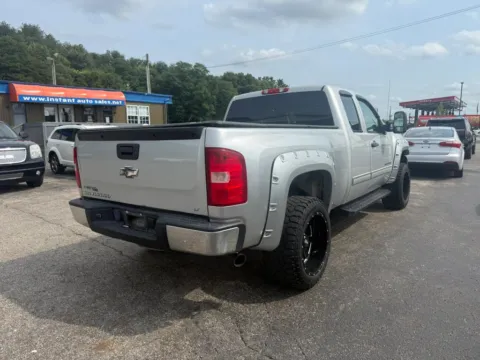More photos of 2011 Chevrolet Silverado 1500 Extended Cab LT Pickup 4D 6 1/2 ft at Instant Auto Sales Chillicothe, OH