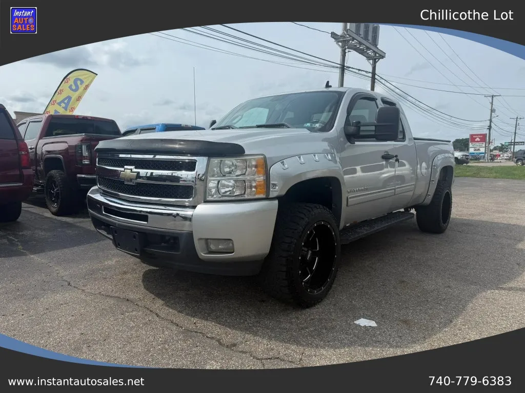 Silver 2011 Chevrolet Silverado 1500 Extended Cab LT Pickup 4D 6 1/2 ft for sale in Chillicothe, OH