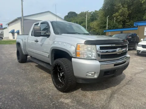 Another view of 2011 Chevrolet Silverado 1500 Extended Cab LT Pickup 4D 6 1/2 ft for sale in Chillicothe, OH at Instant Auto Sales Chillicothe