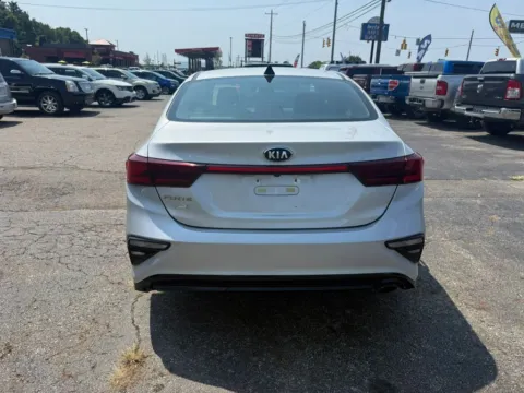 More photos of 2020 Kia Forte LXS Sedan 4D at Instant Auto Sales Chillicothe, OH