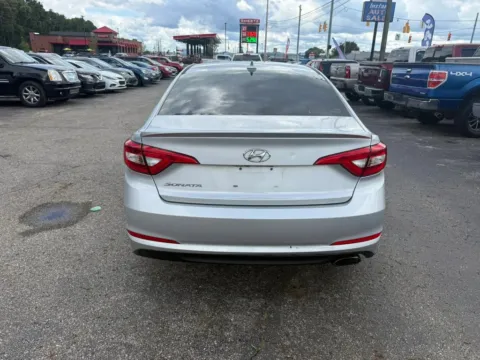 More photos of 2017 Hyundai Sonata SE Sedan 4D at Instant Auto Sales Chillicothe, OH