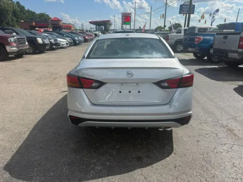 More photos of 2020 Nissan Altima 2.5 S Sedan 4D at Instant Auto Sales Chillicothe, OH