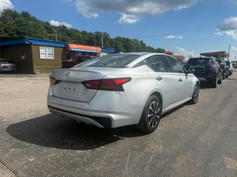 More photos of 2020 Nissan Altima 2.5 S Sedan 4D at Instant Auto Sales Chillicothe, OH