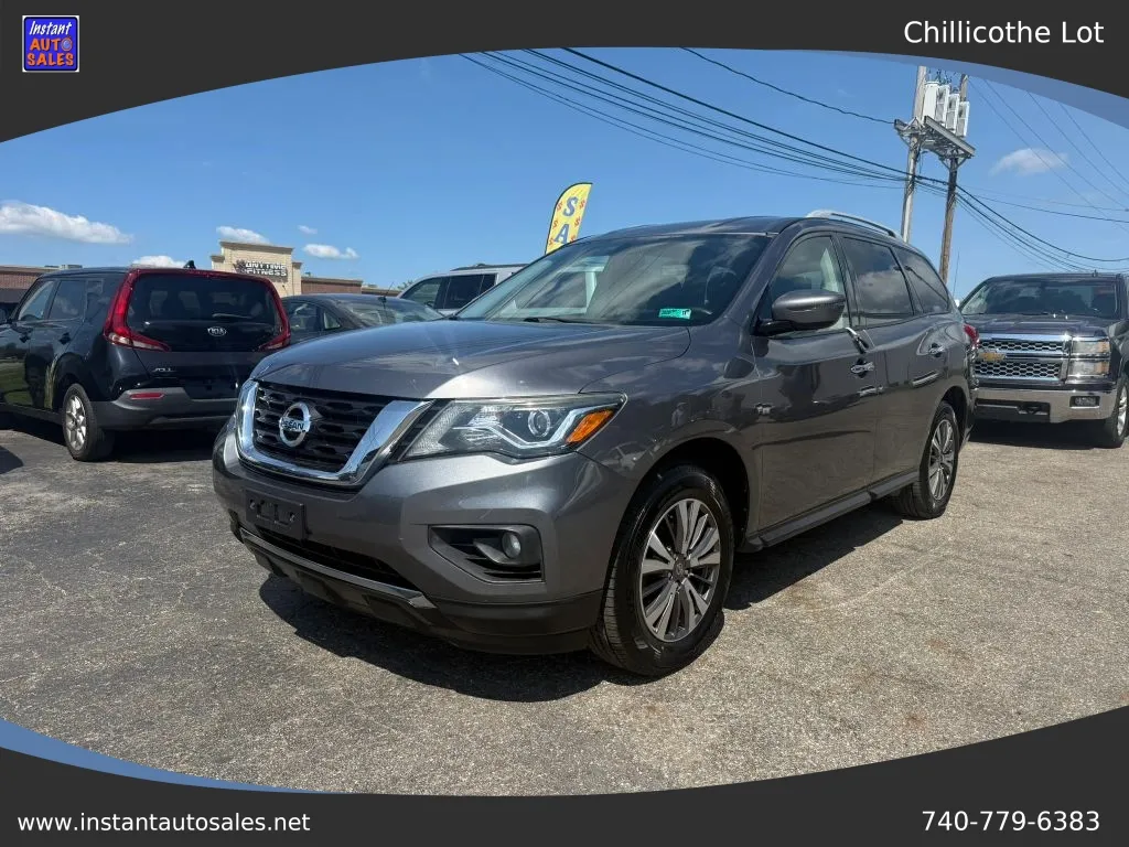 Gray 2017 Nissan Pathfinder SV Sport Utility 4D for sale in Chillicothe, OH
