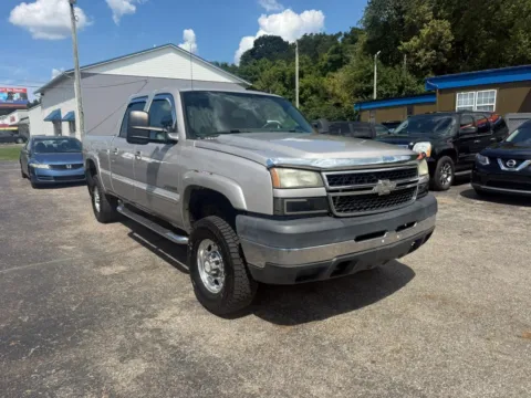 Another view of 2007 Chevrolet Silverado (Classic) 2500 HD Crew Cab LT Pickup 4D 6 1/2 ft for sale in Chillicothe, OH at Instant Auto Sales Chillicothe