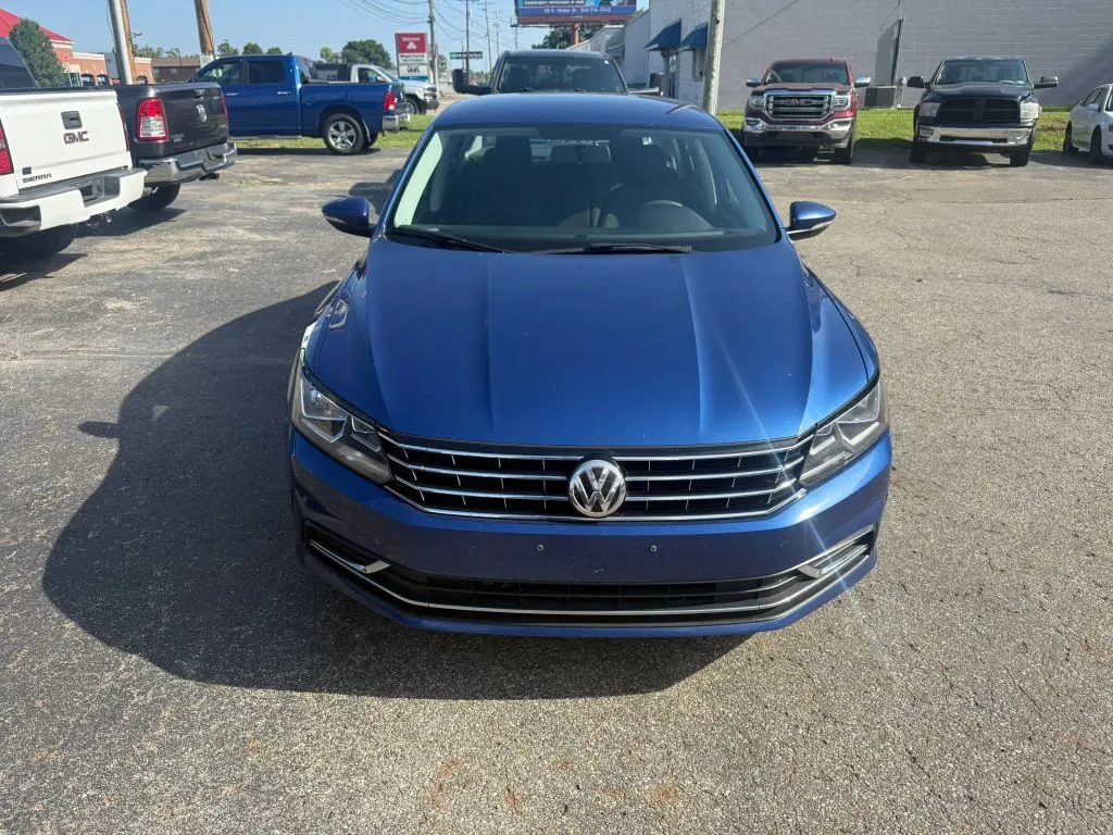 Volkswagen Passat photo 2