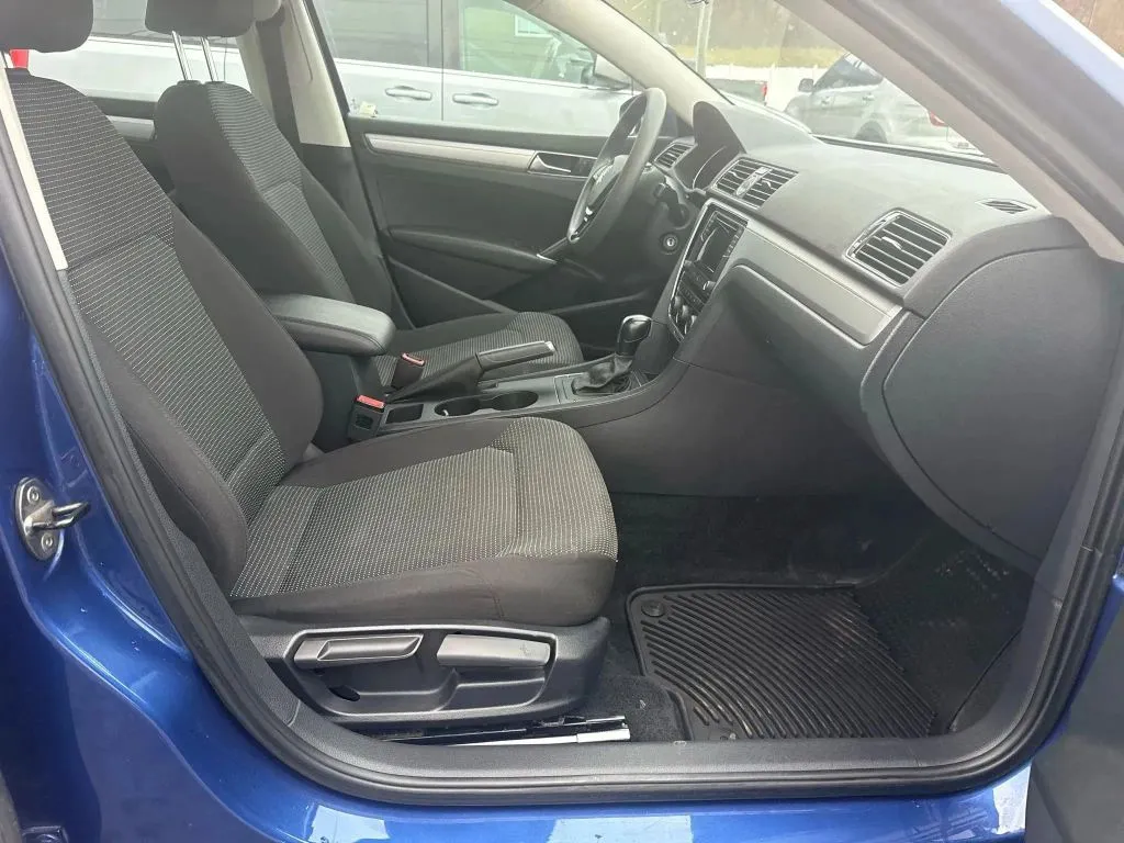 Volkswagen Passat photo 8