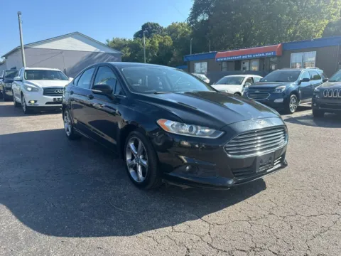 Photos of 2014 Ford Fusion SE Sedan 4D for sale in Chillicothe, OH at Instant Auto Sales Chillicothe