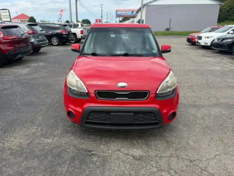 Photos of 2013 Kia Soul + Wagon 4D for sale in Chillicothe, OH at Instant Auto Sales Chillicothe
