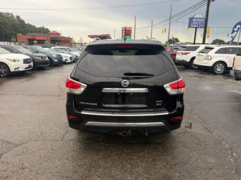 More photos of 2019 Nissan Pathfinder SL Sport Utility 4D at Instant Auto Sales Chillicothe, OH