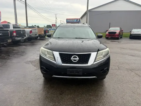 Photos of 2019 Nissan Pathfinder SL Sport Utility 4D for sale in Chillicothe, OH at Instant Auto Sales Chillicothe