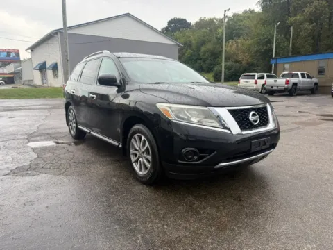 Another view of 2019 Nissan Pathfinder SL Sport Utility 4D for sale in Chillicothe, OH at Instant Auto Sales Chillicothe