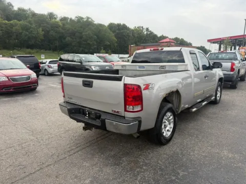 More photos of 2008 GMC Sierra 1500 Extended Cab SLE Pickup 4D 6 1/2 ft at Instant Auto Sales Chillicothe, OH