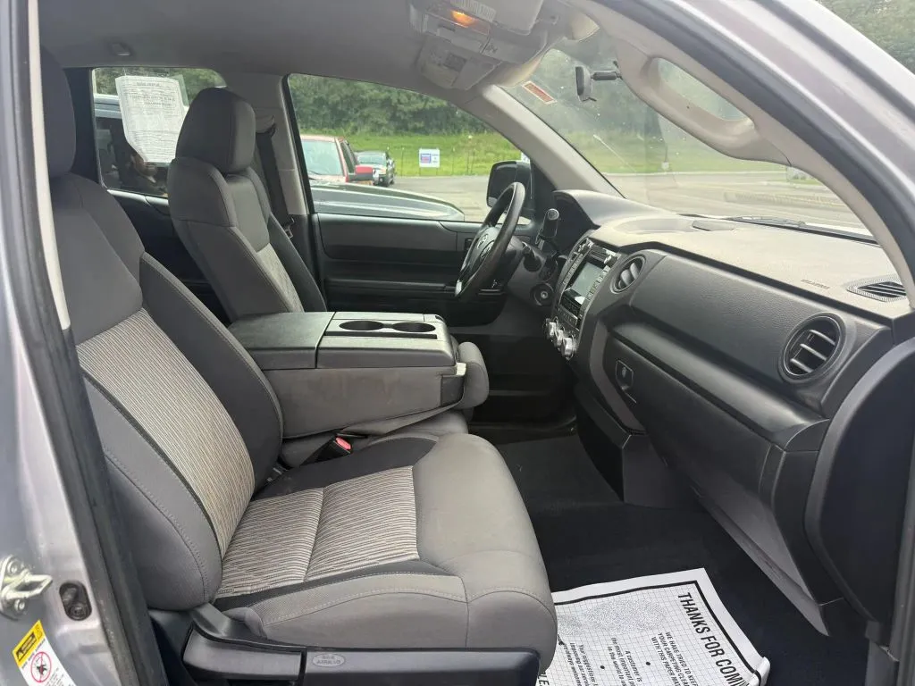 Toyota Tundra photo 7