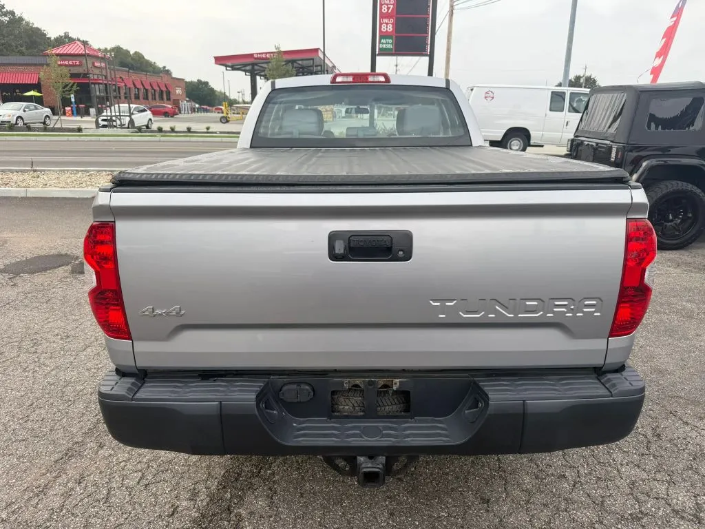 Toyota Tundra photo 5