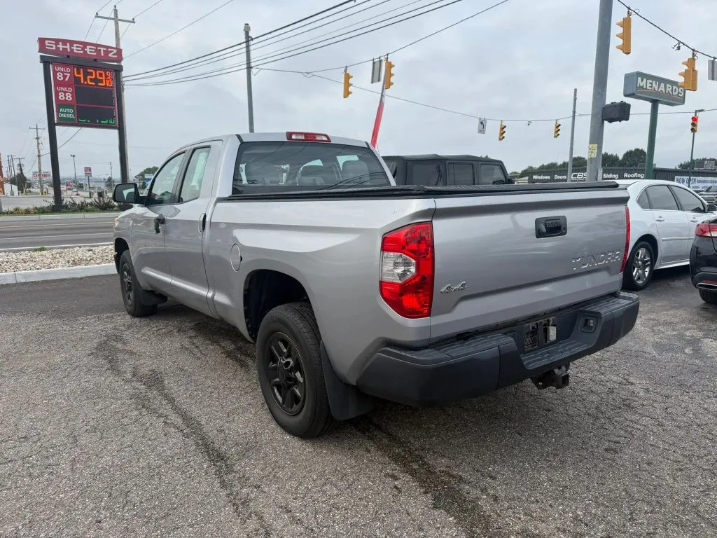 Toyota Tundra photo 6