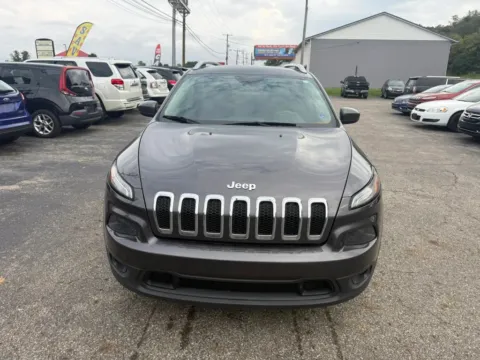Photos of 2016 Jeep Cherokee Latitude Sport Utility 4D for sale in Chillicothe, OH at Instant Auto Sales Chillicothe