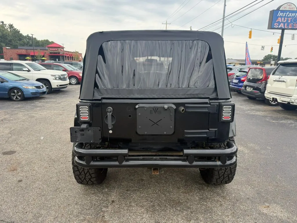 Jeep Wrangler photo 5