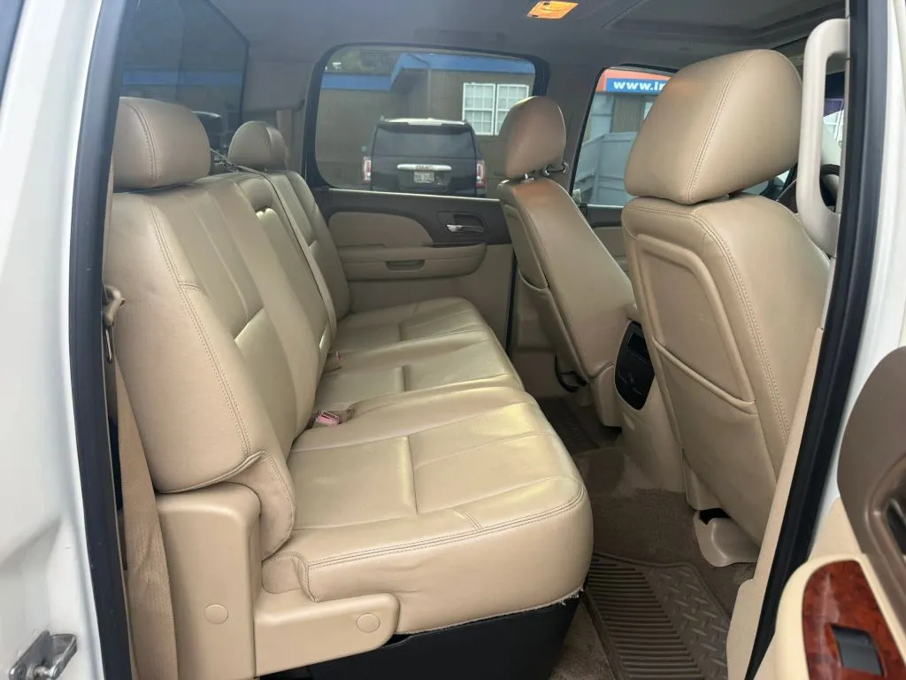Chevrolet Silverado photo 9