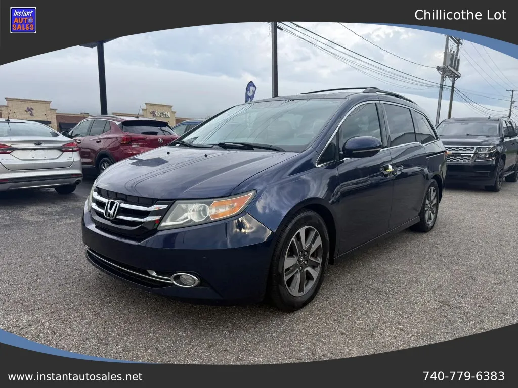 Blue 2015 Honda Odyssey Touring Minivan 4D for sale in Chillicothe, OH