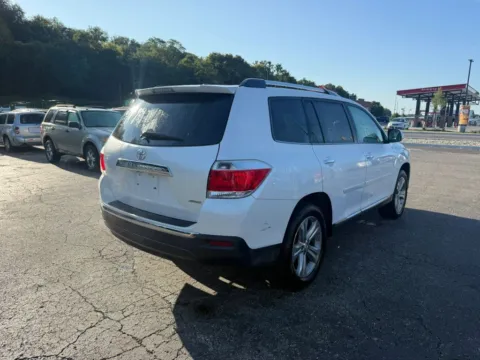 More photos of 2012 Toyota Highlander Limited Sport Utility 4D at Instant Auto Sales Chillicothe, OH
