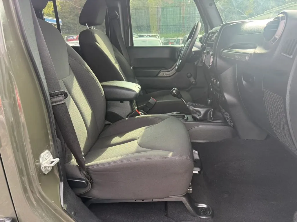 2016 Jeep Wrangler Unlimited Sport - Photo 8