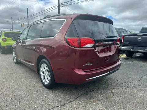 More photos of 2017 Chrysler Pacifica Touring-L Minivan 4D at Instant Auto Sales Chillicothe, OH