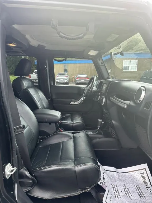 Jeep Wrangler photo 6