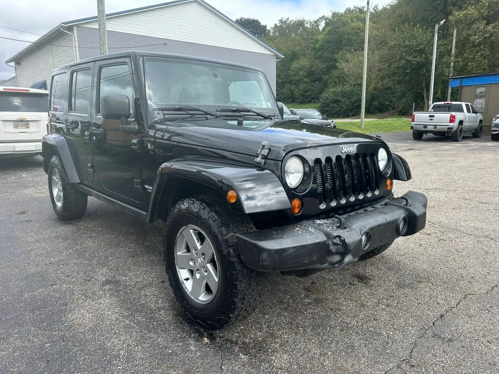 Jeep Wrangler photo 2