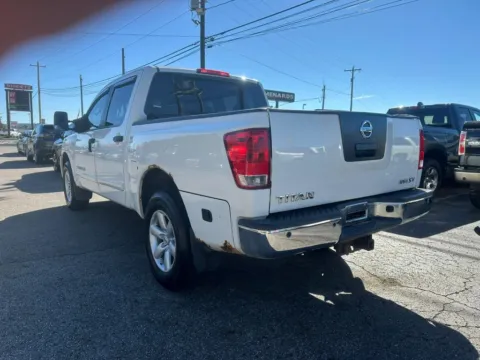 More photos of 2011 Nissan Titan Crew Cab SV Pickup 4D 5 1/2 ft at Instant Auto Sales Chillicothe, OH
