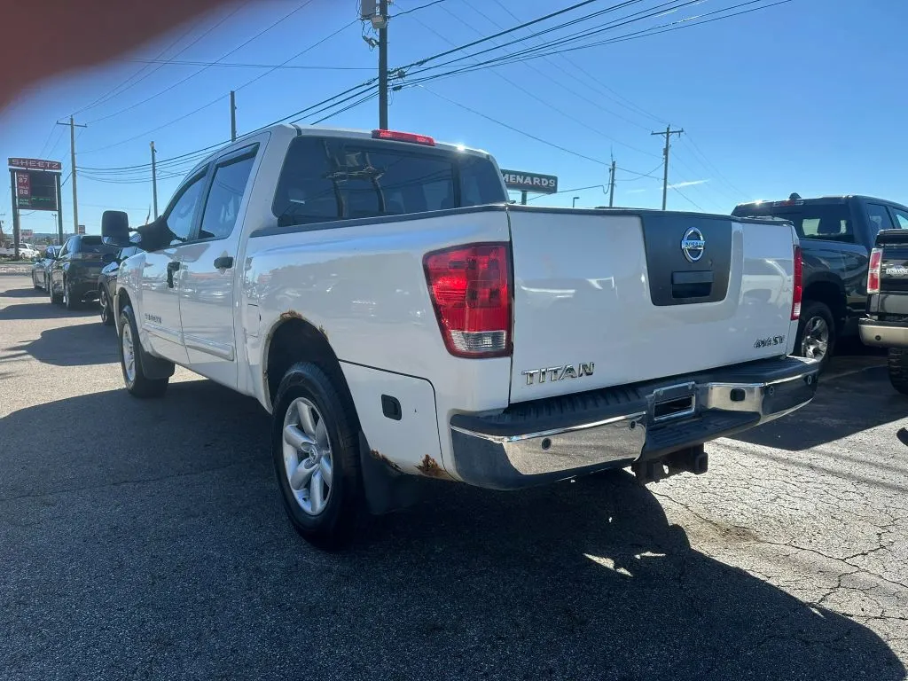Nissan Titan photo 4