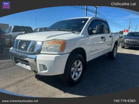 White 2011 Nissan Titan Crew Cab SV Pickup 4D 5 1/2 ft for sale in Chillicothe, OH