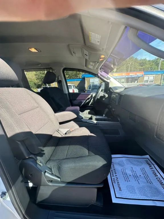 Nissan Titan photo 6