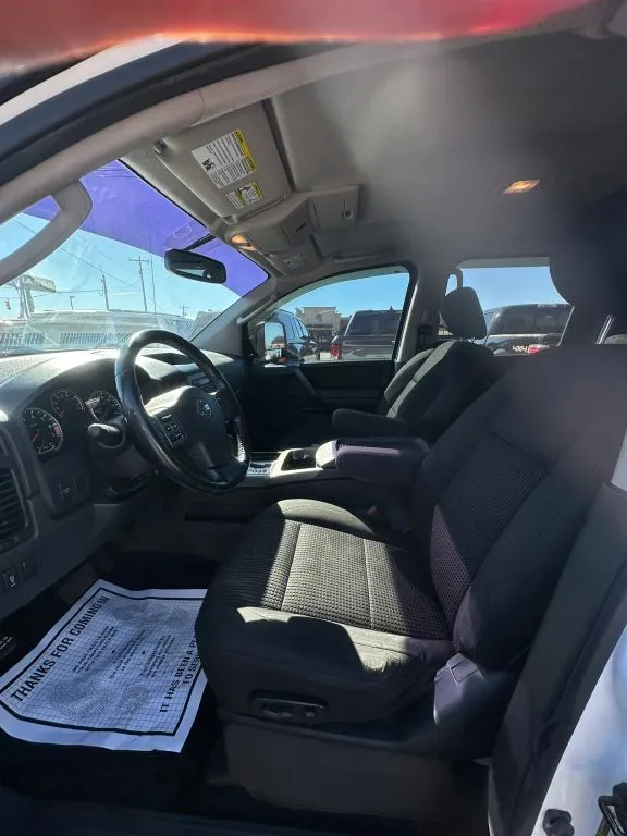 Nissan Titan photo 5