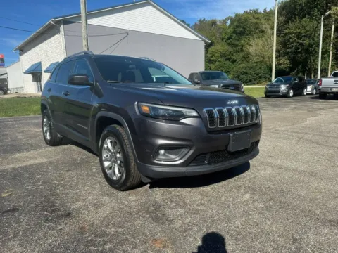 Photos of 2019 Jeep Cherokee Latitude Plus Sport Utility 4D for sale in Chillicothe, OH at Instant Auto Sales Chillicothe