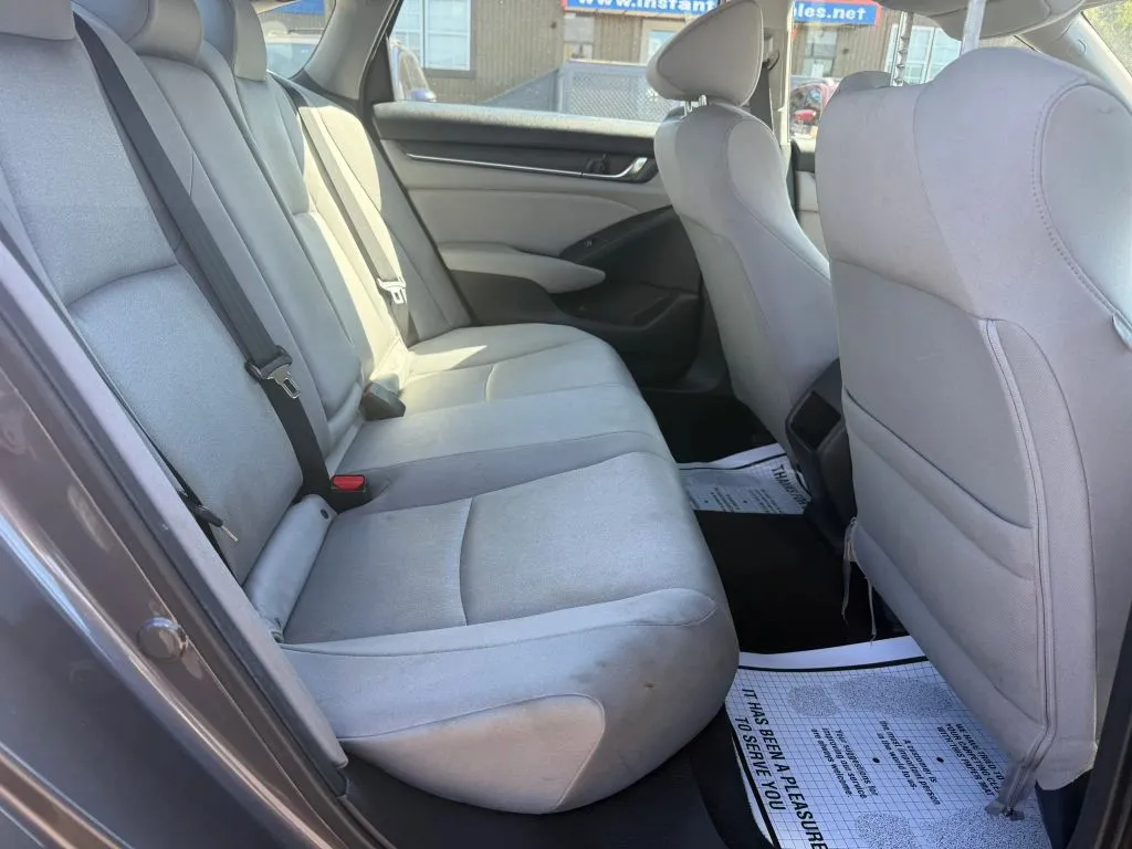 Honda Accord photo 10