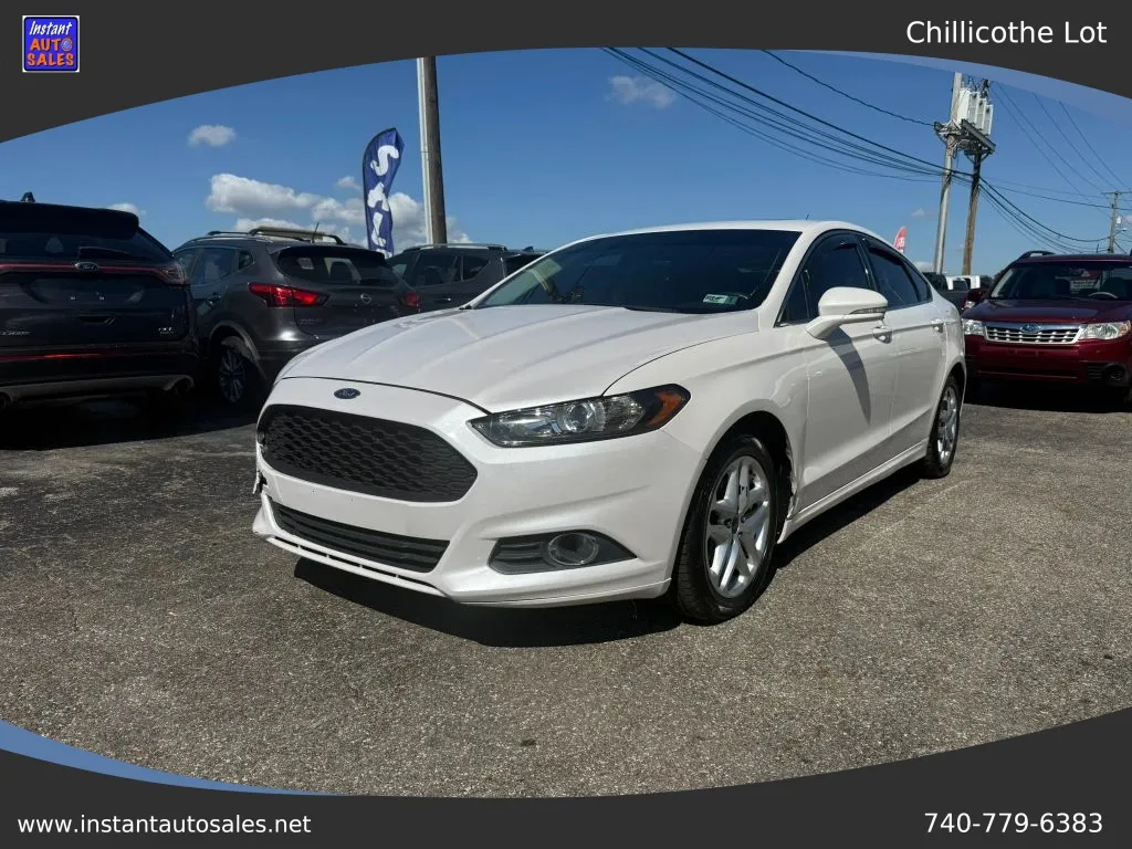 White 2014 Ford Fusion SE Sedan 4D for sale in Chillicothe, OH
