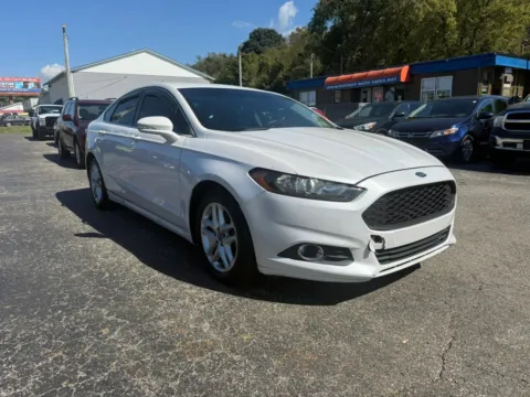 Another view of 2014 Ford Fusion SE Sedan 4D for sale in Chillicothe, OH at Instant Auto Sales Chillicothe
