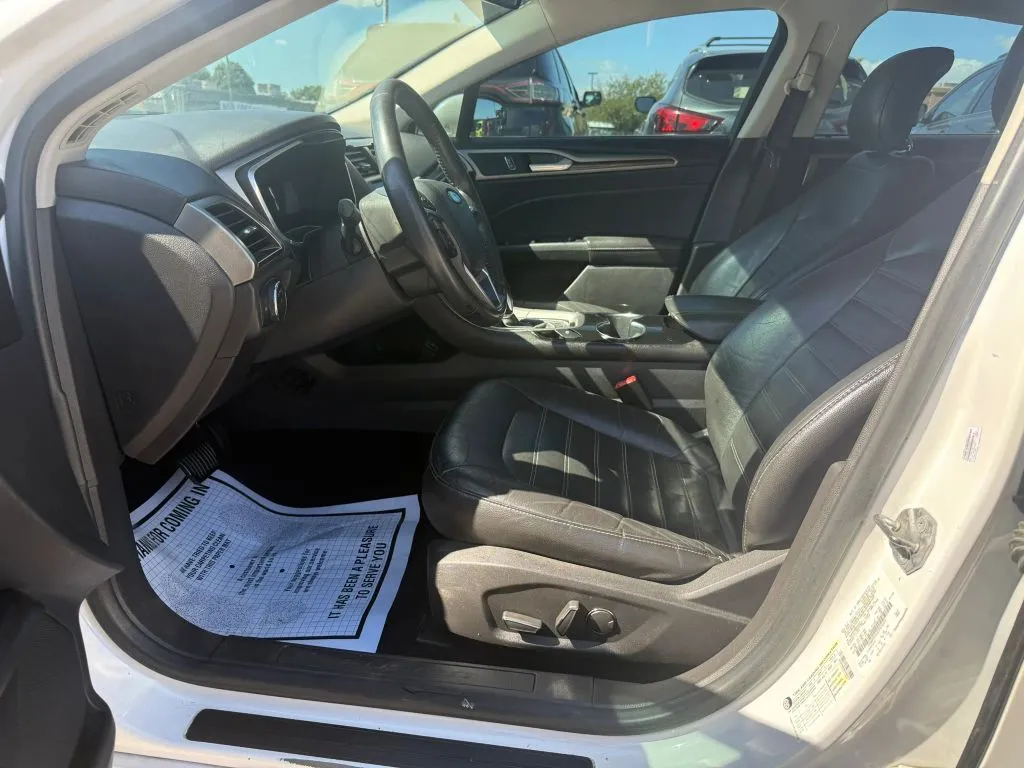 Ford Fusion photo 7