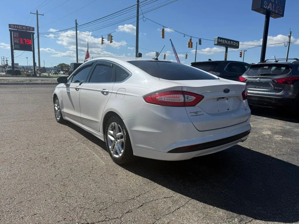 Ford Fusion photo 6