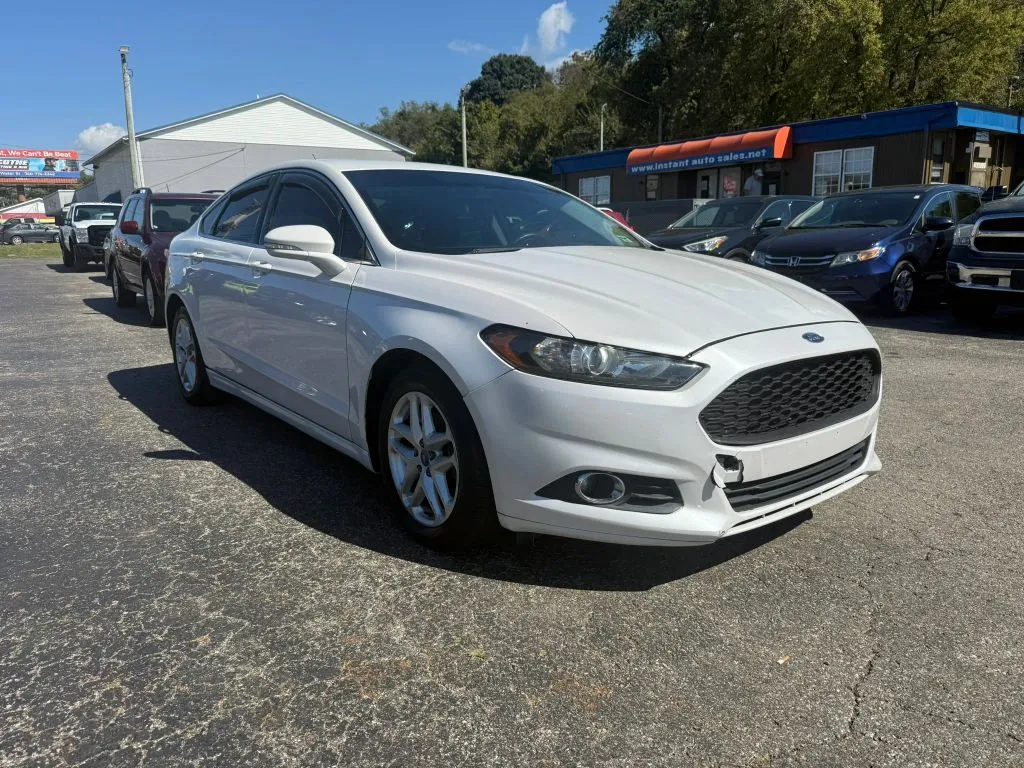 Ford Fusion photo 3