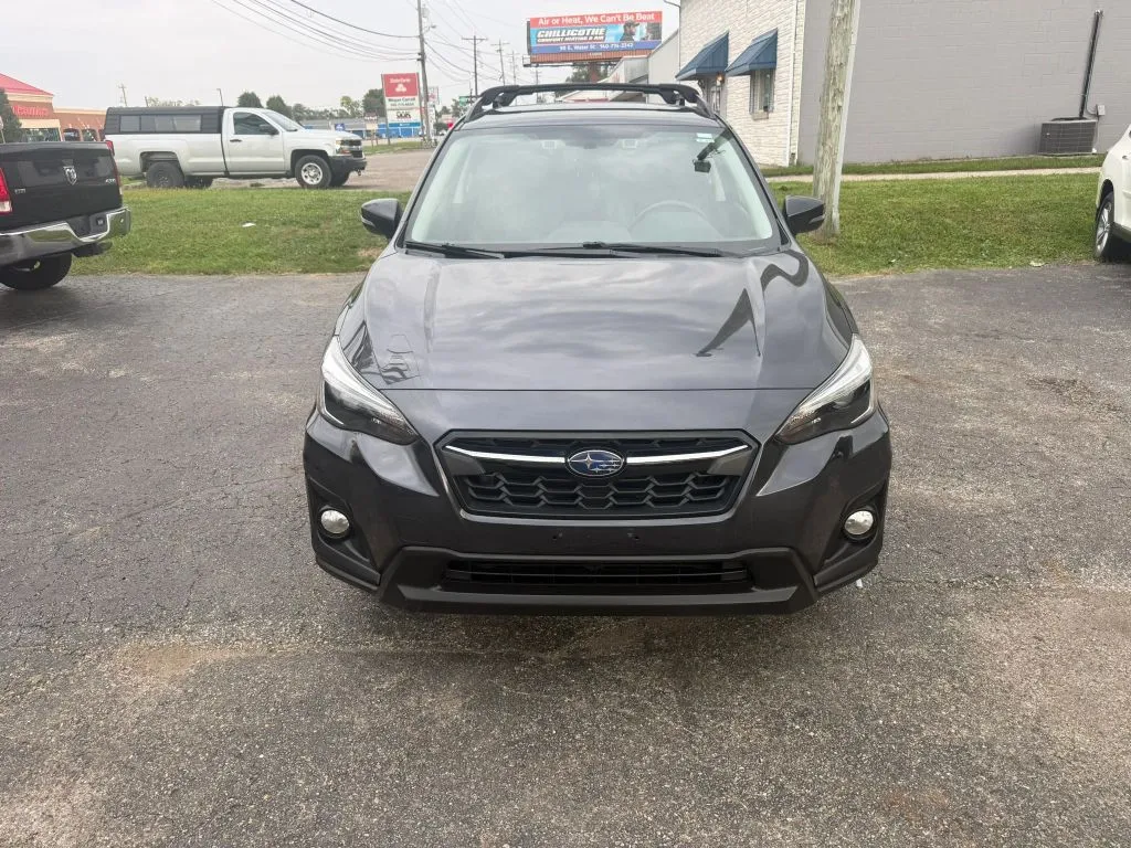 Subaru Crosstrek photo 2