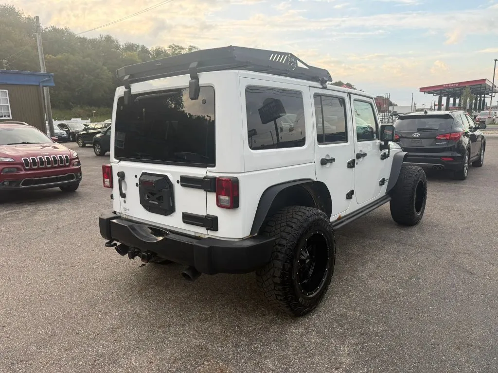 Jeep Wrangler photo 4