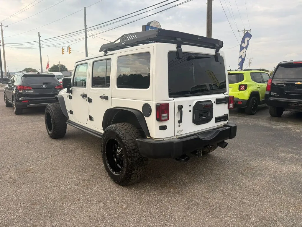 Jeep Wrangler photo 6