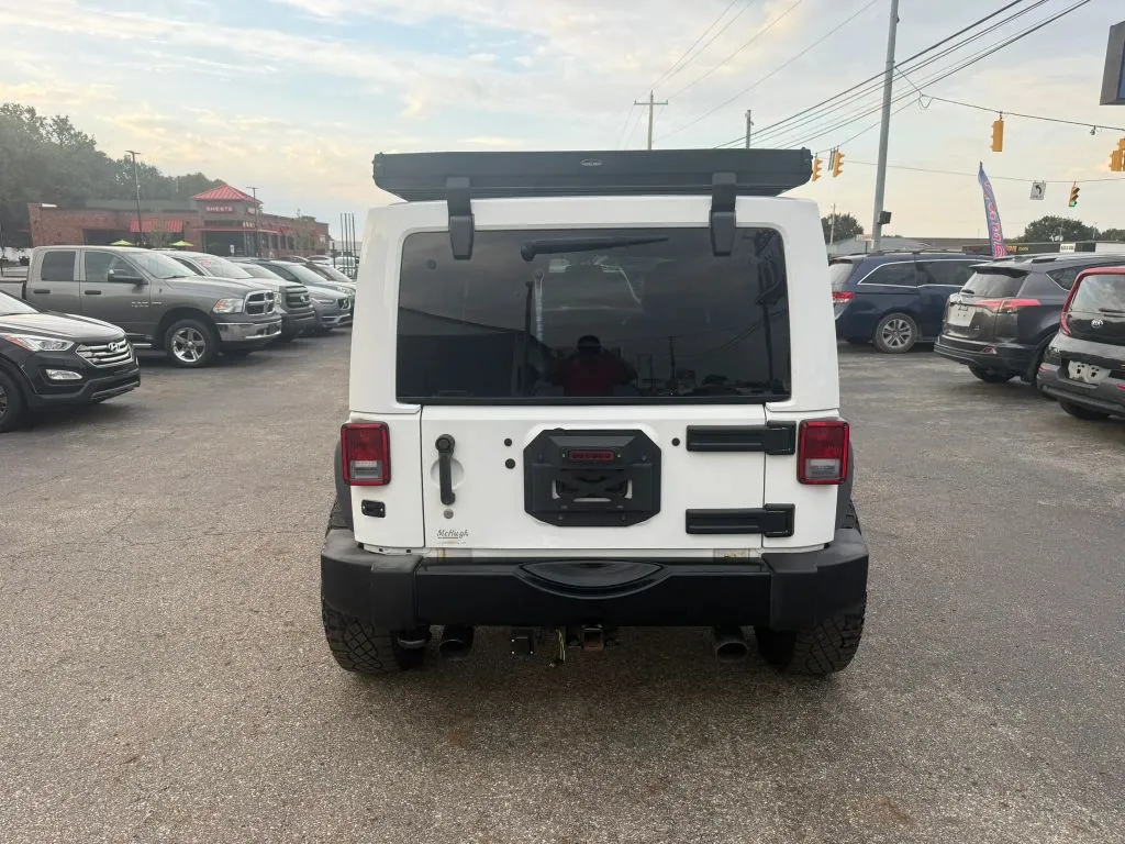 Jeep Wrangler photo 5