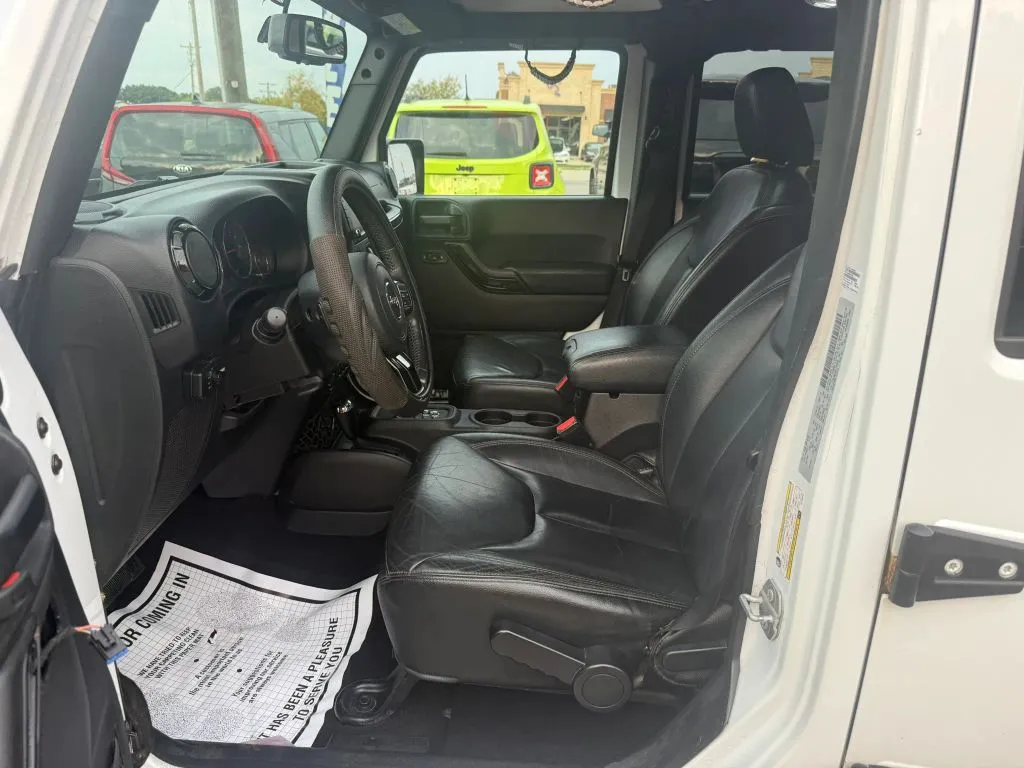 Jeep Wrangler photo 7