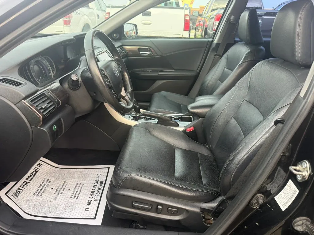 Honda Accord photo 8